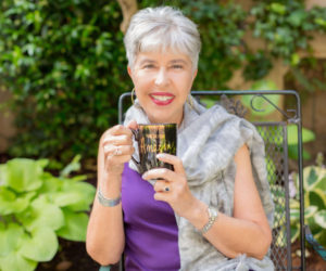 Linda-Lingo-holding-mug