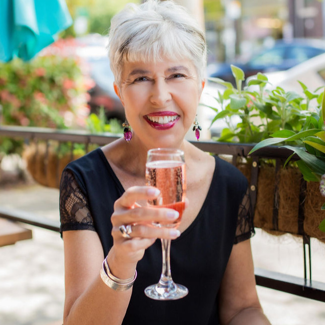 Linda-Lingo-holding-wine-glass